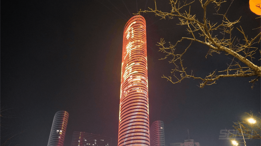 三思模條屏徐州之巔演繹40000㎡光影盛宴 三思模條屏徐州之巔演繹40000㎡光影盛宴