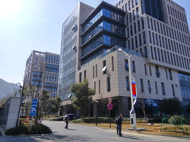 AI路燈,自動調節亮度,優化園區,行人安全,能源效率