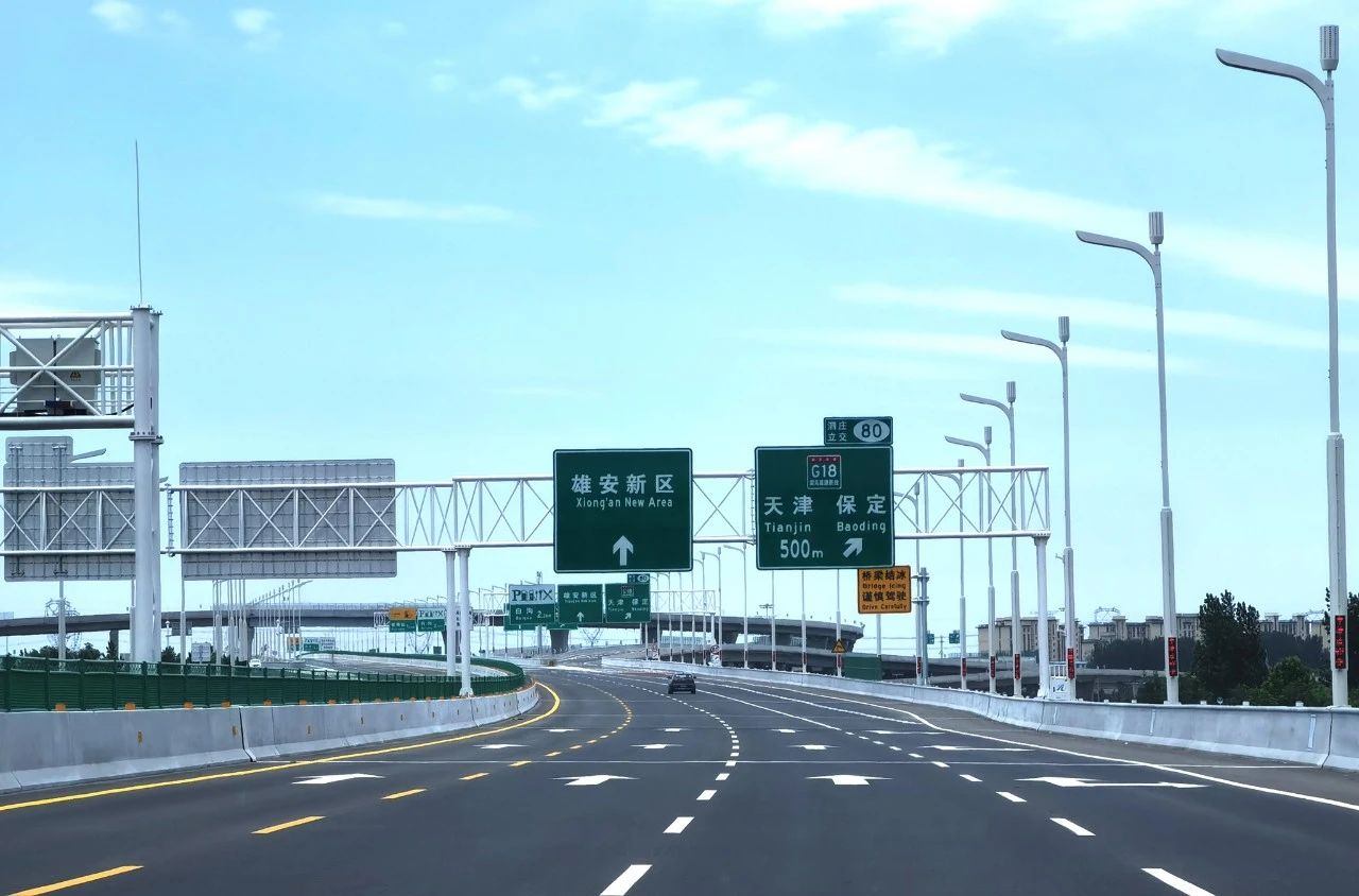 央視聚焦丨京雄高速自動駕駛測試，三思智慧交通系統構筑大數據核心設施