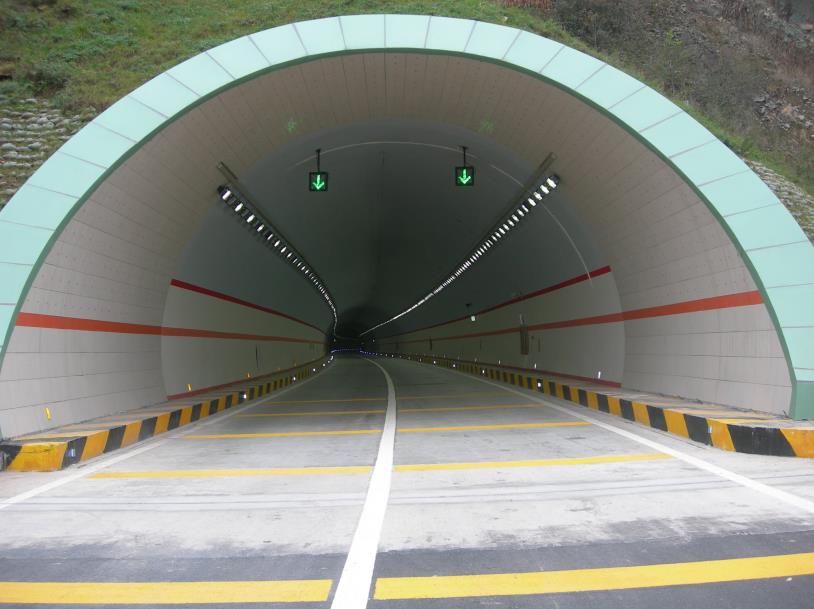 隧道照明燈,“黑科技”上線,自適應環境光,破解眩光難題