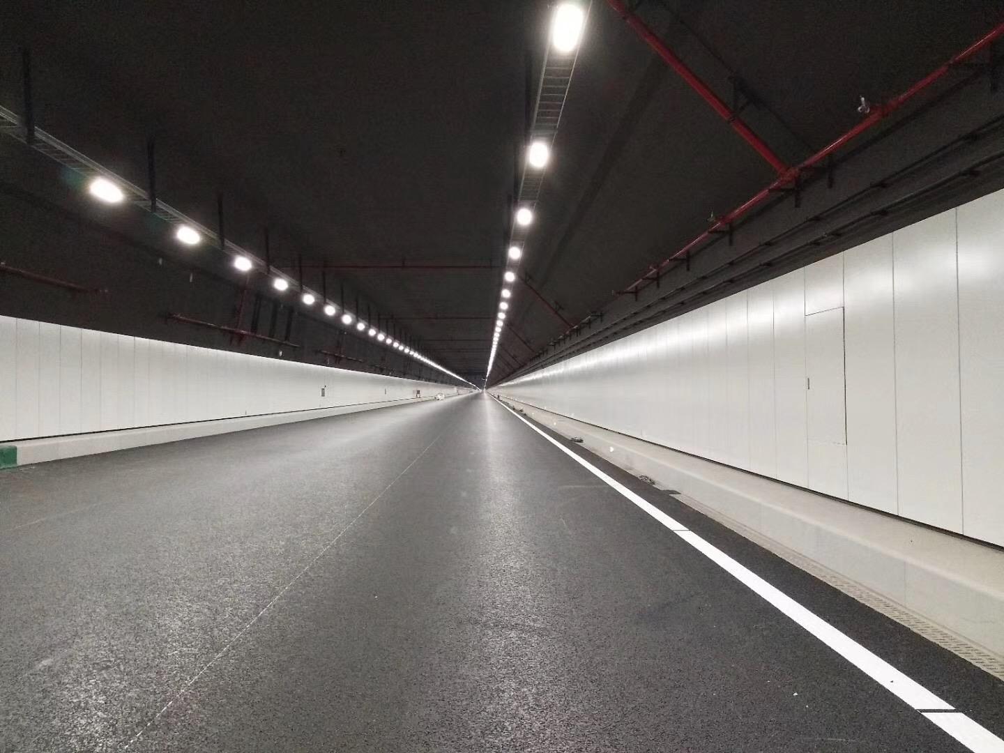 港珠澳大橋,隧道LED燈組,智能調(diào)光系統(tǒng),構(gòu)筑安全光環(huán)境