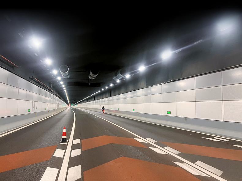 光學革新,破譯道路密碼,定制配光方案,解決隧道“斑馬線”困局